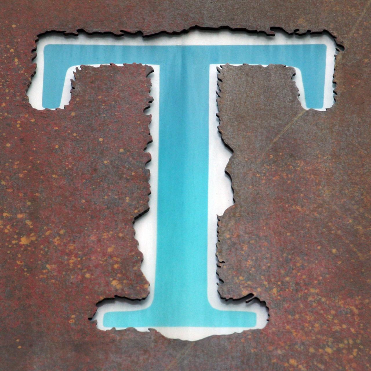 Galleries - Typography - One Letter - - Fubiz™